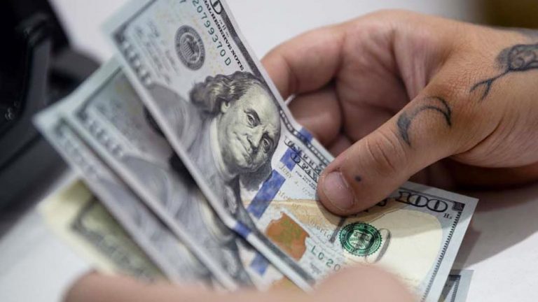 Dólar calmo y tasas en caída: cuánto tiempo más se extenderá la nueva paz cambiaria que logró Milei